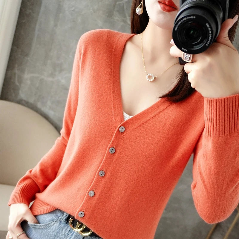 “2024 Women’s V-Neck Loose Sweater”