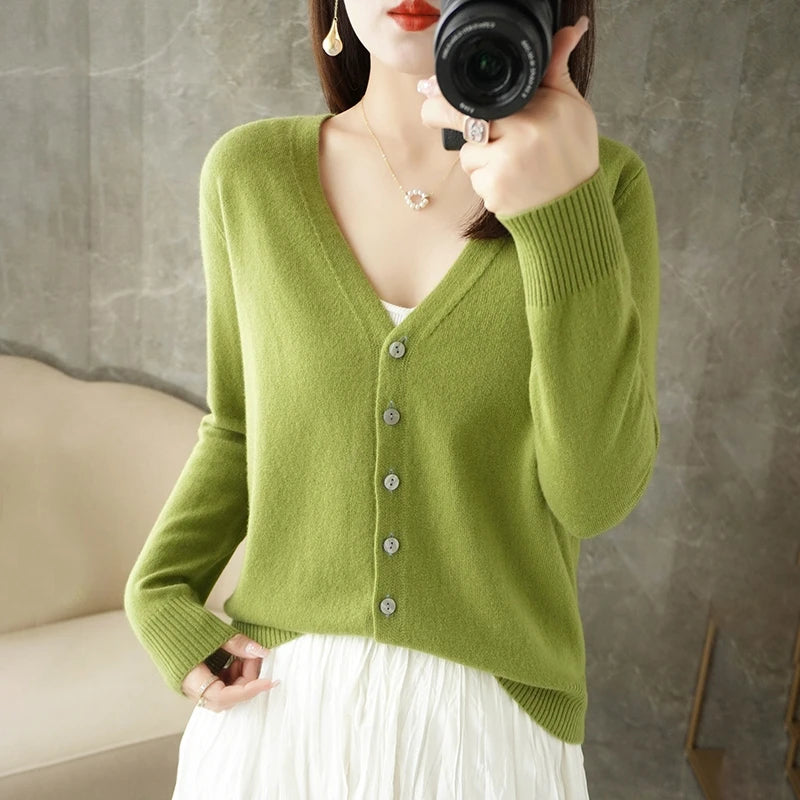“2024 Women’s V-Neck Loose Sweater”