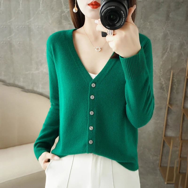 “2024 Women’s V-Neck Loose Sweater”