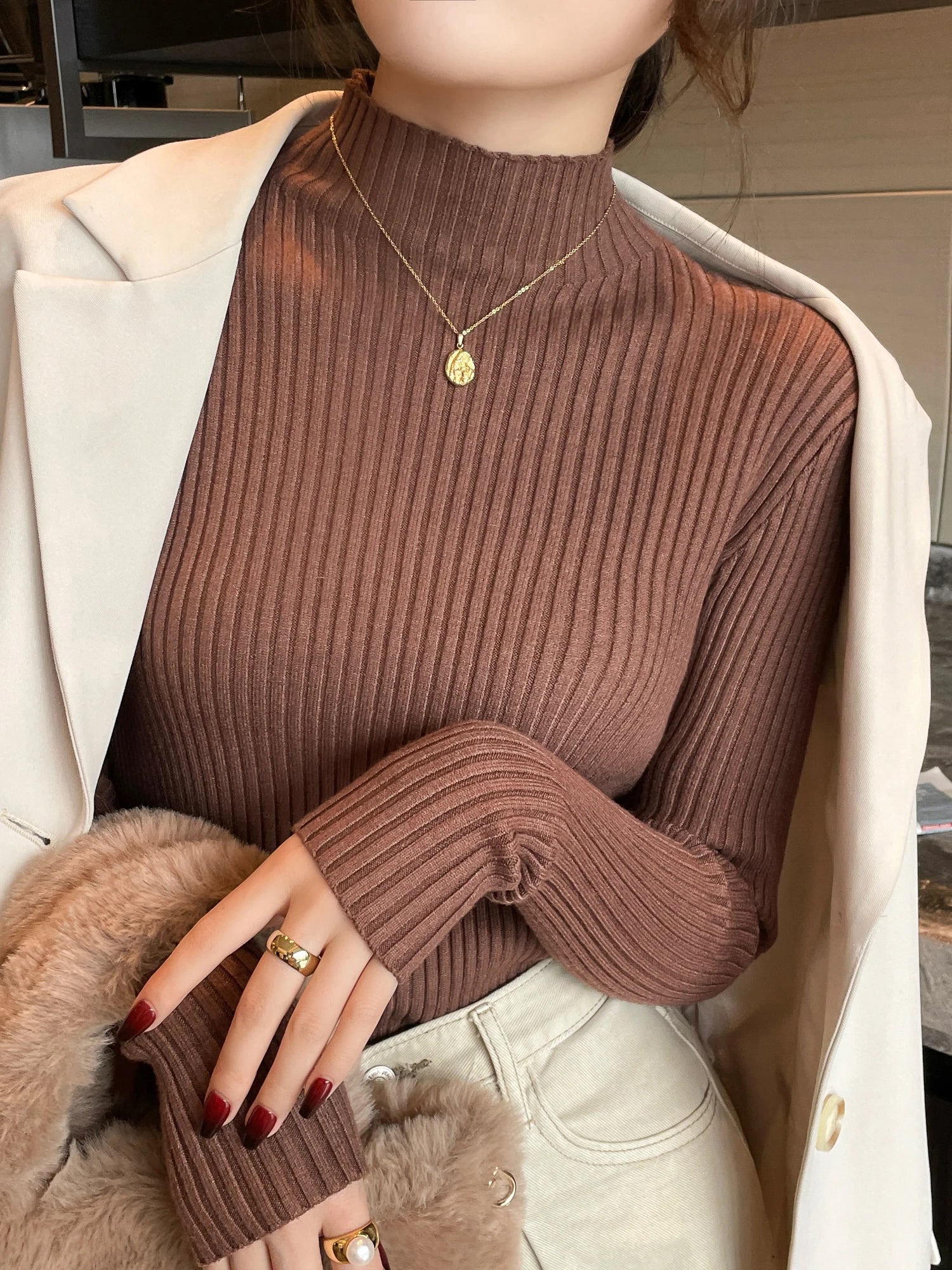 Women’s Turtleneck Sweater – Autumn/Winter 2025 Pullover