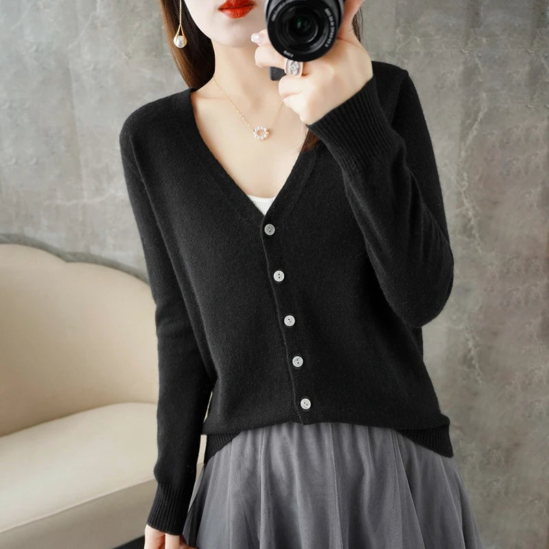“2024 Women’s V-Neck Loose Sweater”