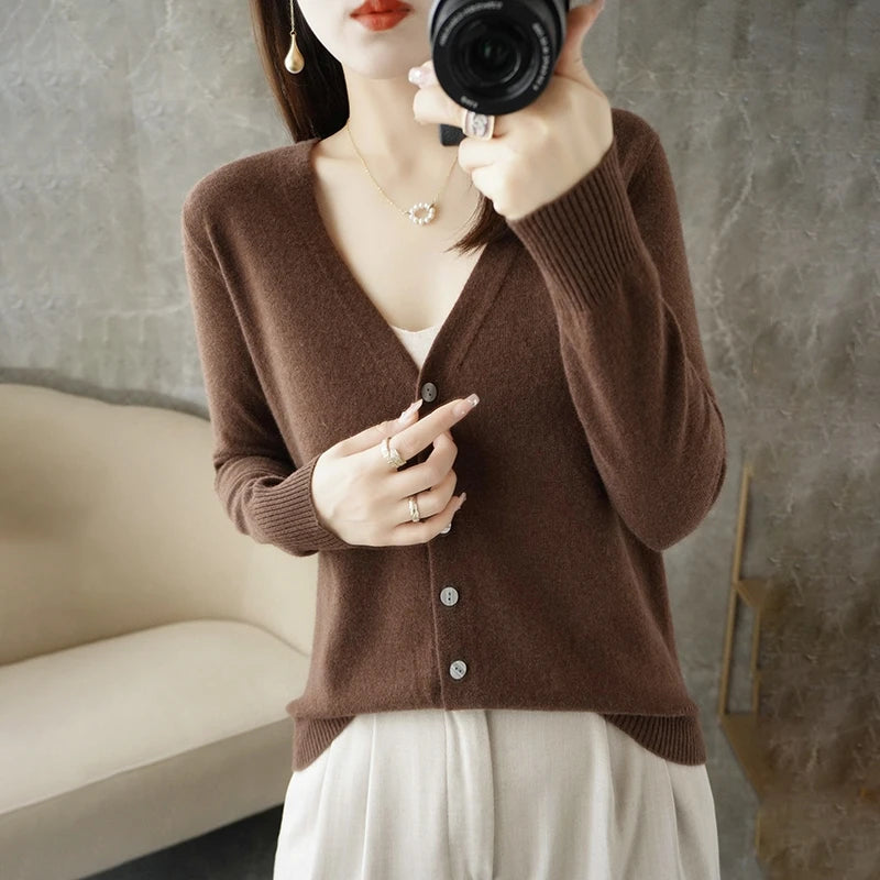 “2024 Women’s V-Neck Loose Sweater”