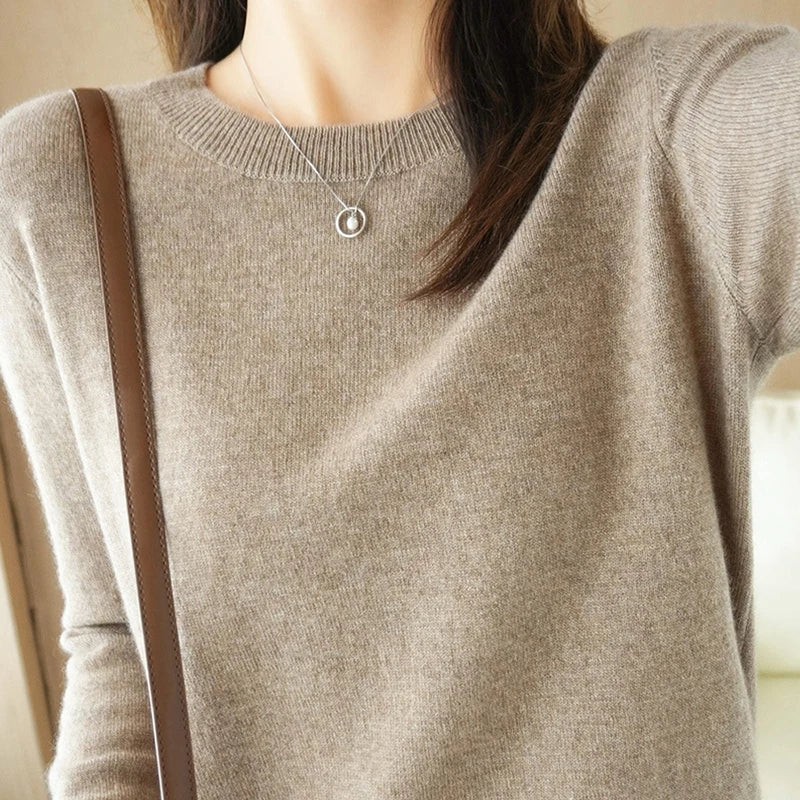 “Women’s Knit Pullover”