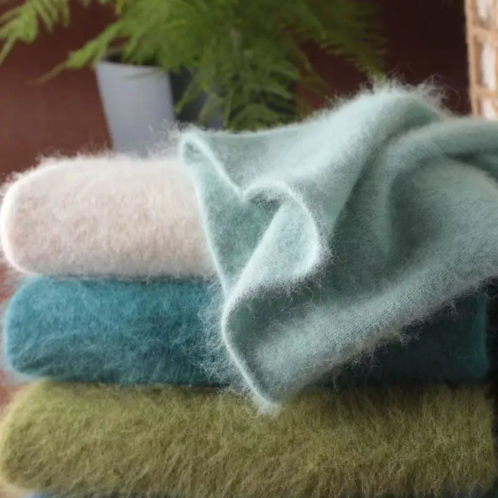 “Women’s 100% Mink Cashmere Sweater”