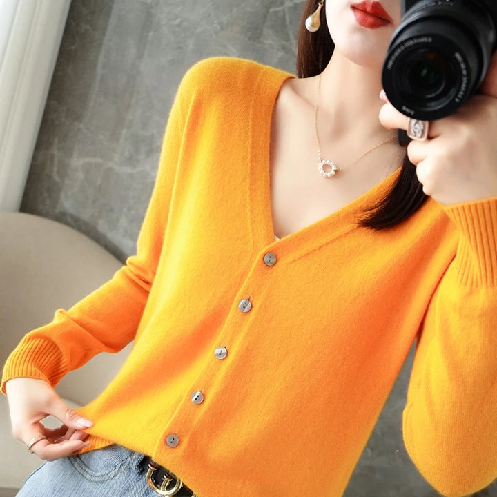 “2024 Women’s V-Neck Loose Sweater”