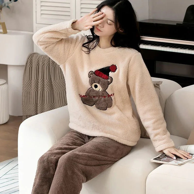 2pcs Women’s Warm Pajama Set – Coral Velvet Cartoon Bear